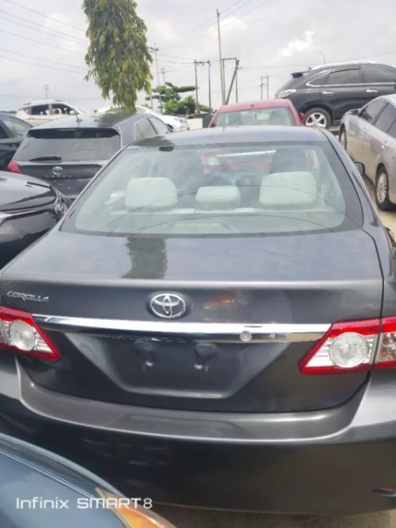 Toyota Corolla   - 2012