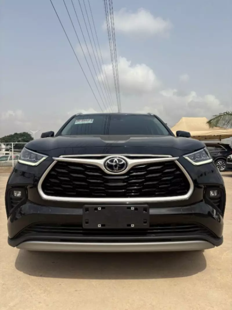 Toyota Highlander Hybrid   - 2025