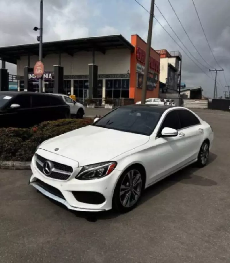 Mercedes-Benz C 300   - 2015