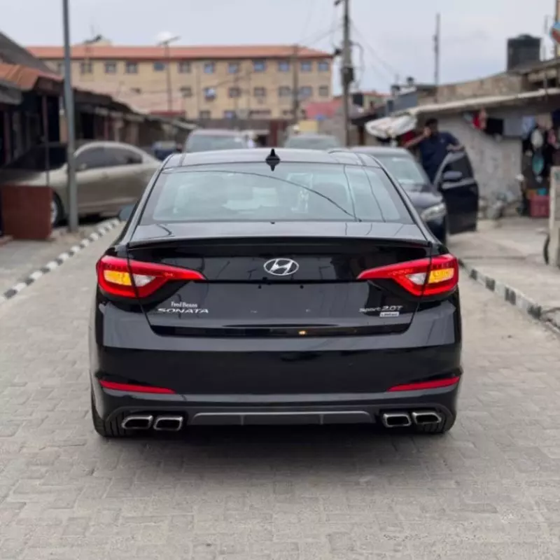 Hyundai Sonata   - 2015