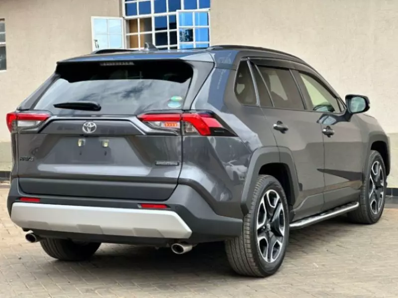 Toyota RAV 4   - 2020