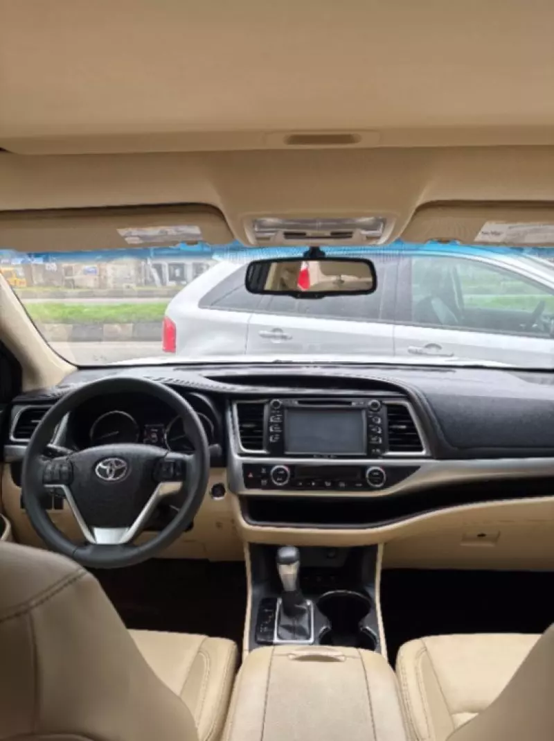Toyota Highlander   - 2016