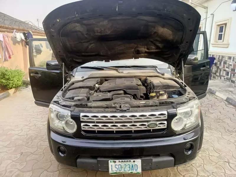 Land Rover  HSE LR4   - 2011