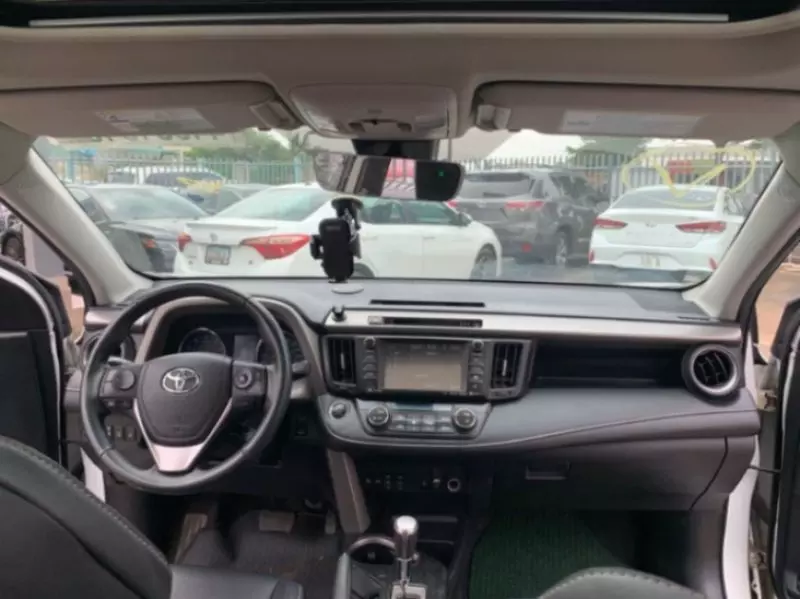 Toyota RAV4   - 2017