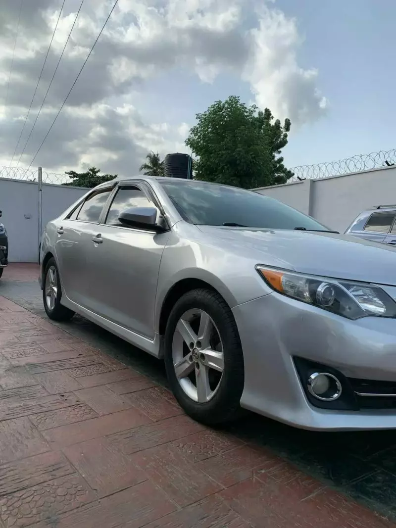 Toyota Camry   - 2013