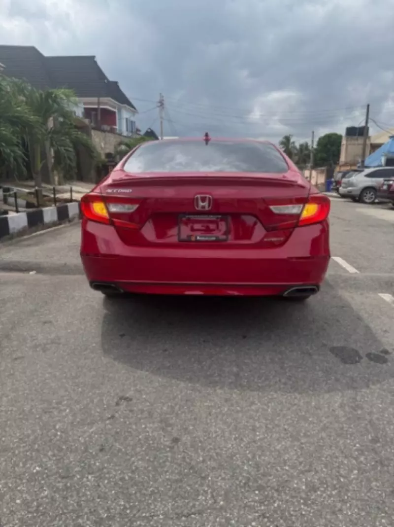 Honda Accord   - 2018
