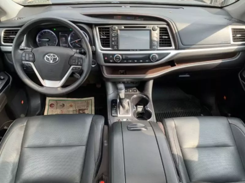 Toyota Highlander   - 2019