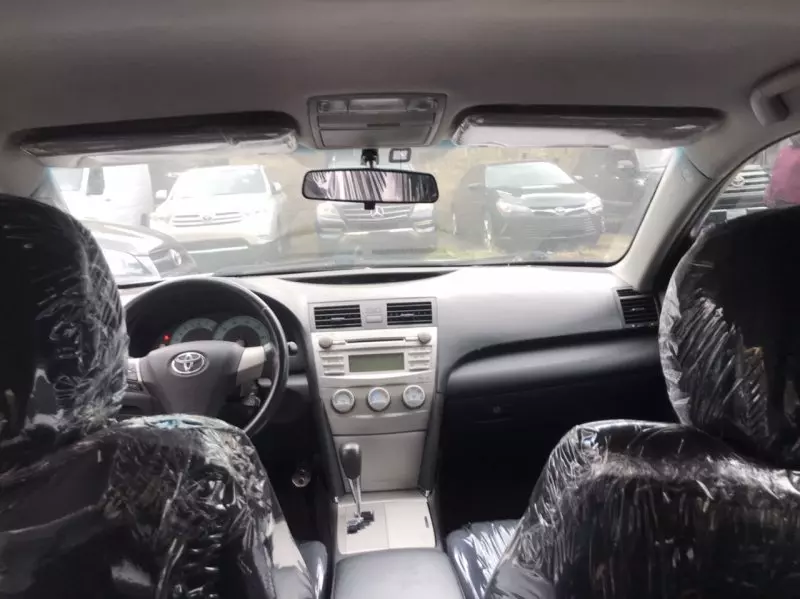Toyota Camry   - 2010