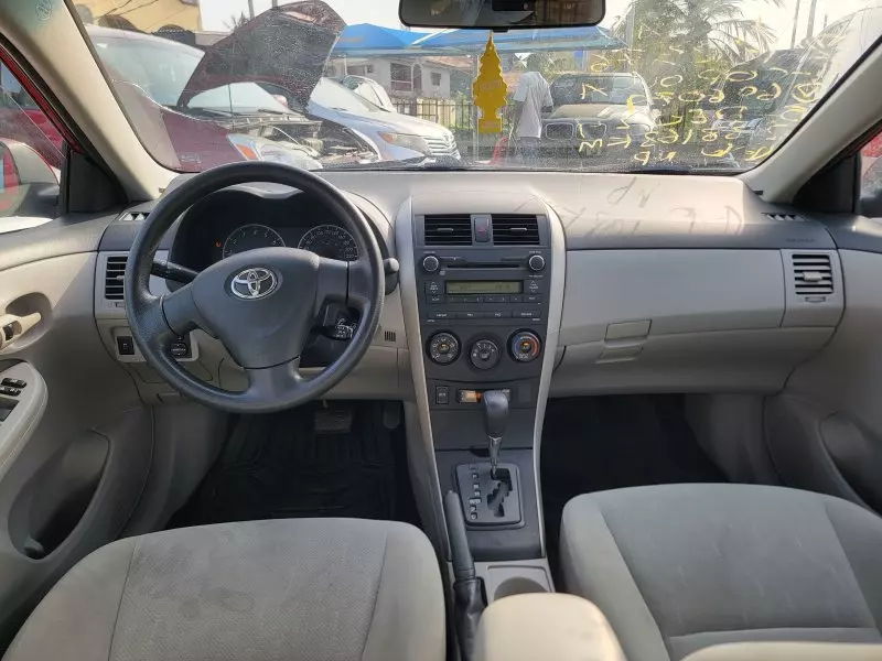 Toyota corolla   - 2011