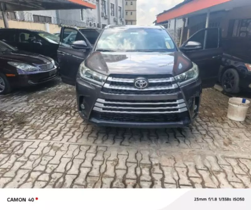 Toyota Highlander   - 2015