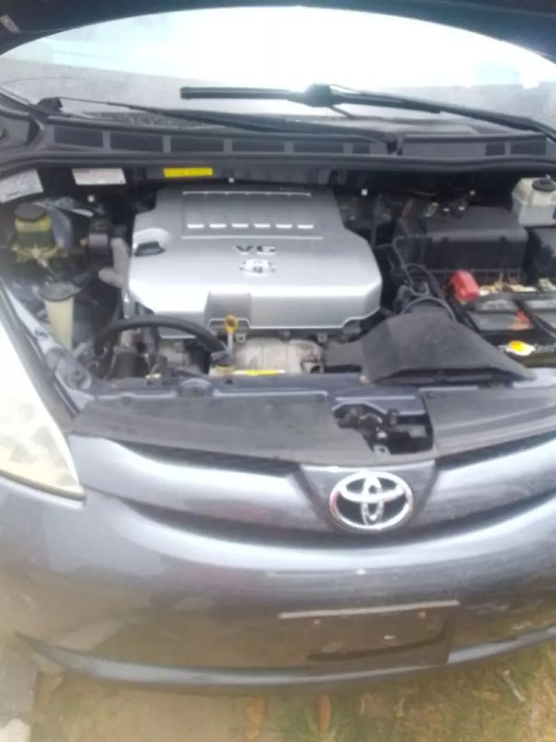 Toyota Sienna   - 2009