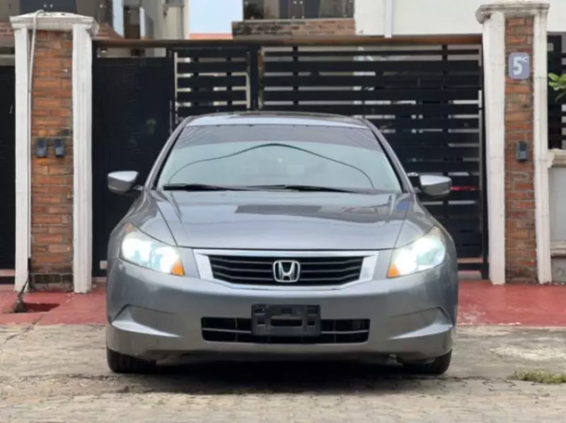 Honda Accord   - 2010