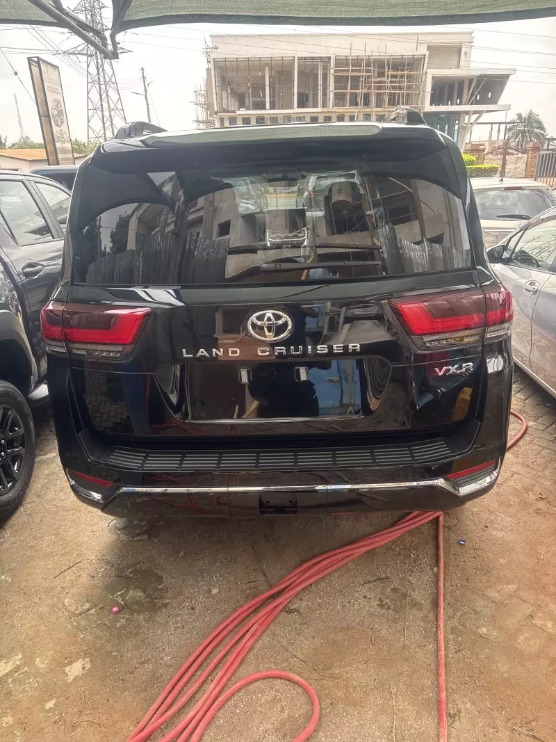 Toyota Land Cruiser   - 2024