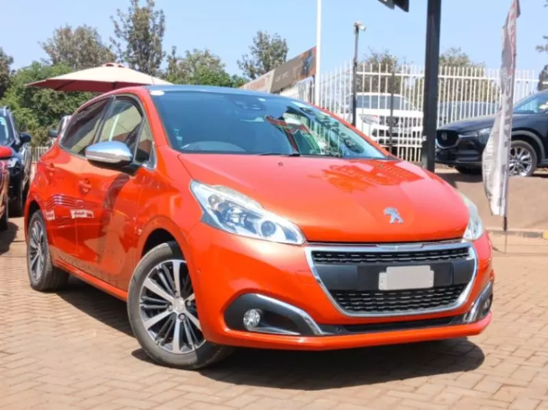 Peugeot 208   - 2017