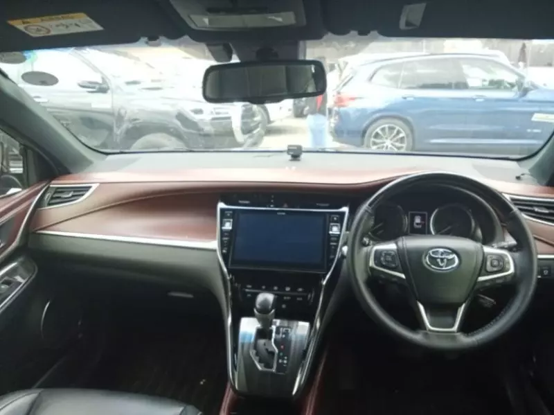 Toyota Harrier   - 2018