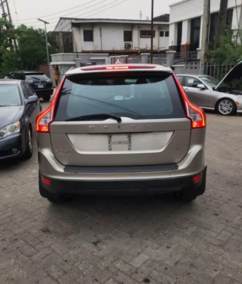 Volvo XC60   - 2011