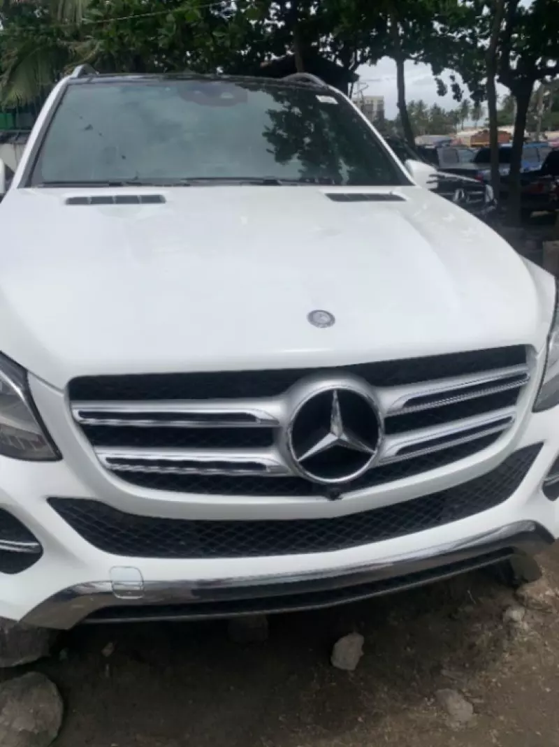 Mercedes-Benz GLE 350   - 2016