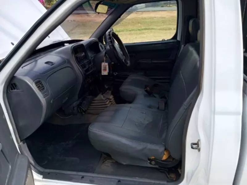 Nissan PickUp   - 2011
