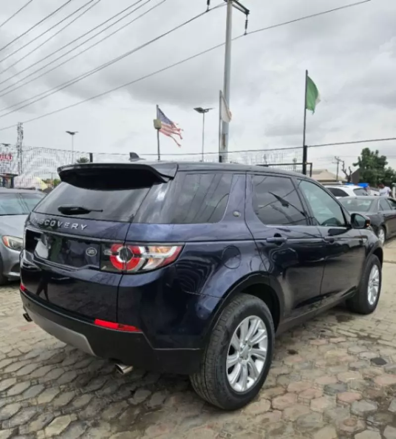 Land Rover Discovery Sport   - 2016