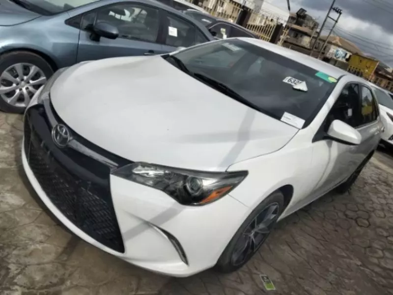 Toyota Camry   - 2015