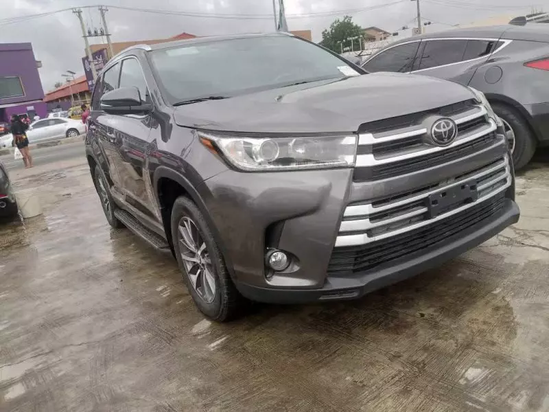 Toyota Highlander   - 2019