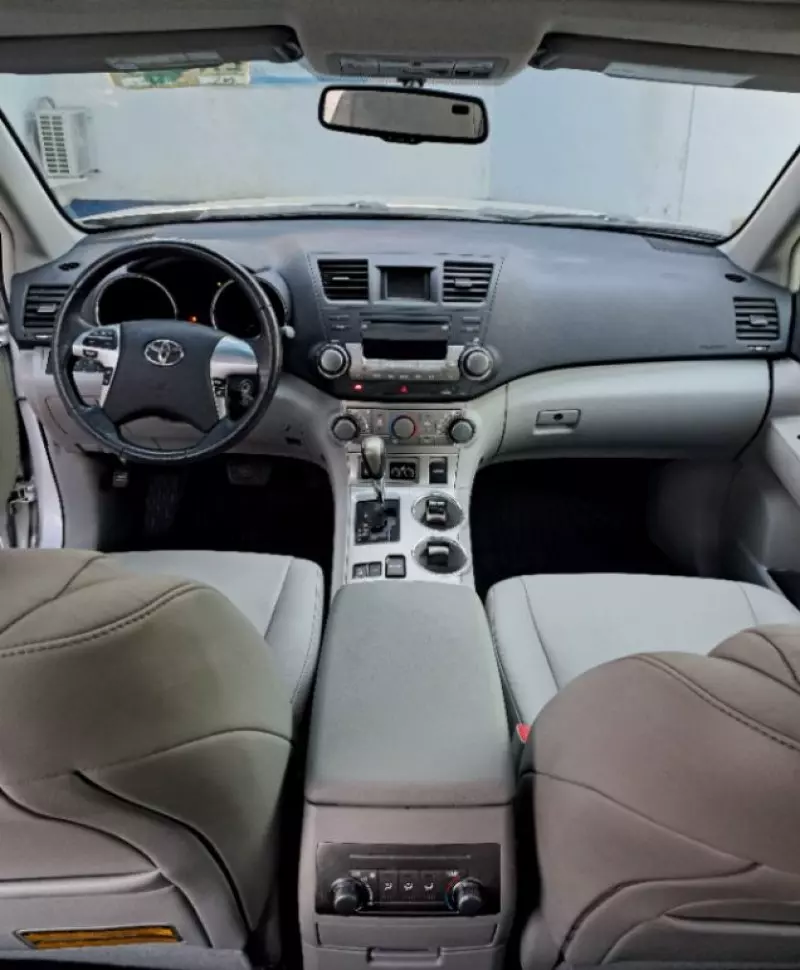 Toyota Highlander   - 2011