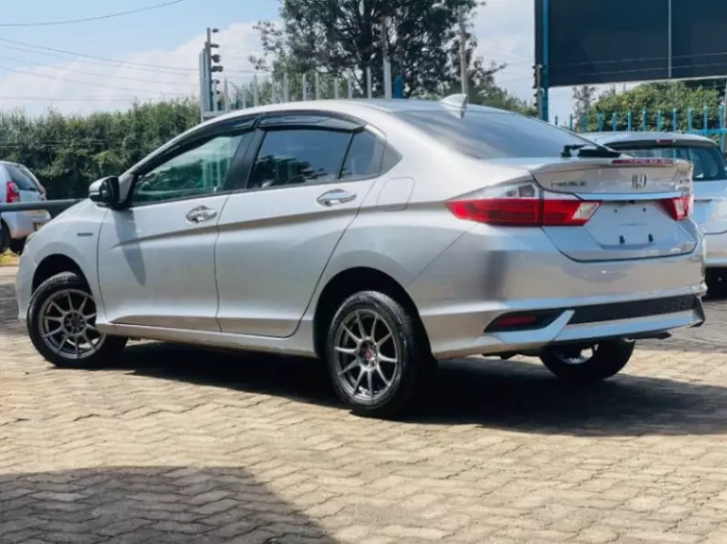 Honda Grace Hybrid   - 2018