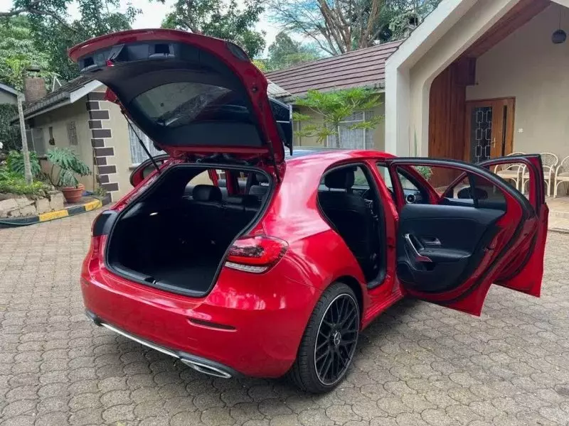 Mercedes-Benz A 180   - 2019