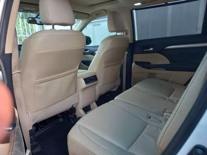 Toyota Highlander   - 2014