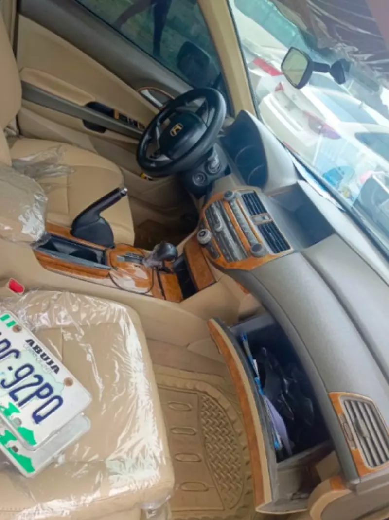 Honda Accord   - 2009