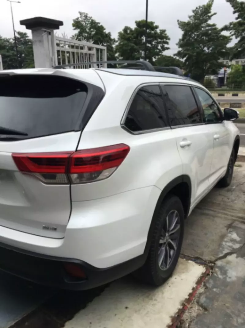 Toyota Highlander   - 2019