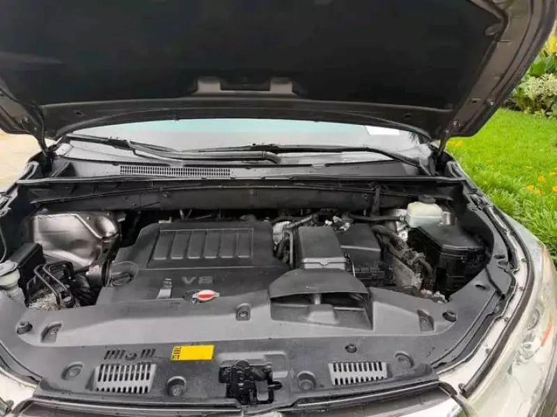 Toyota Highlander   - 2016