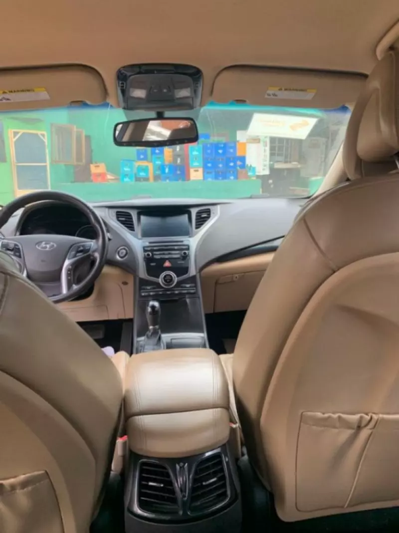 Hyundai Azera   - 2015