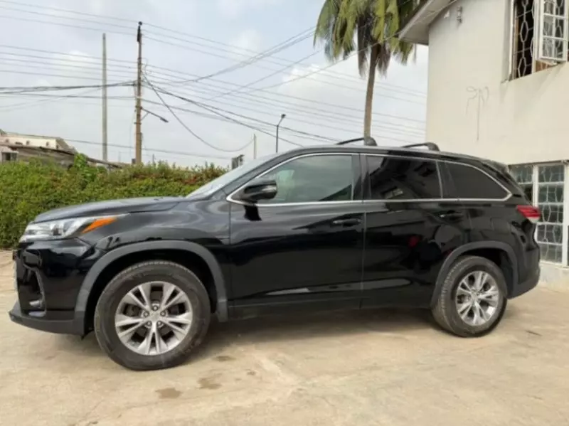 Toyota Highlander   - 2014