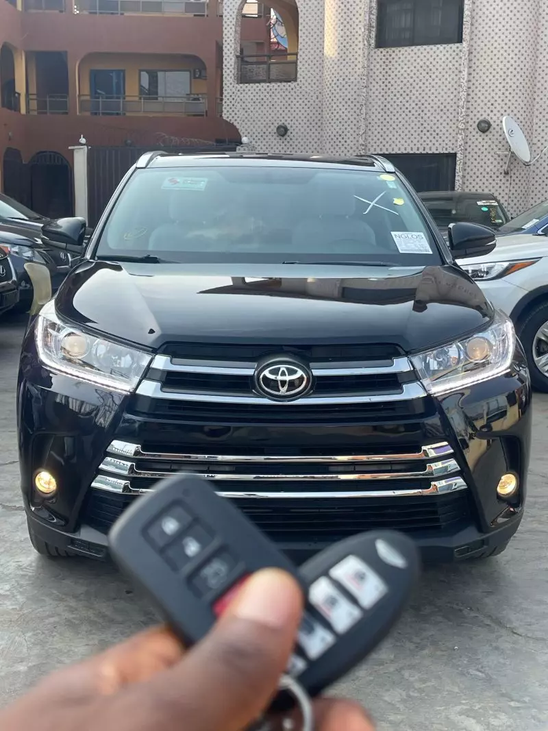 Toyota Highlander   - 2015