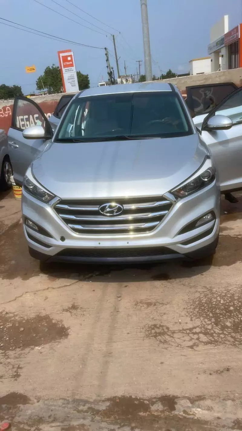 Hyundai Tucson   - 2017