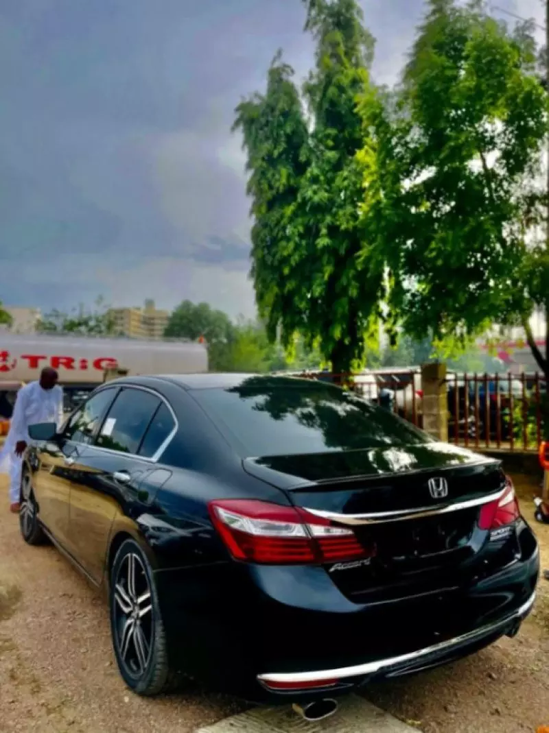 Honda Accord   - 2017