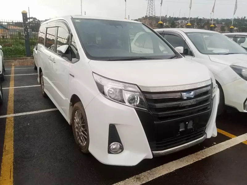 Toyota Noah Hybrid
