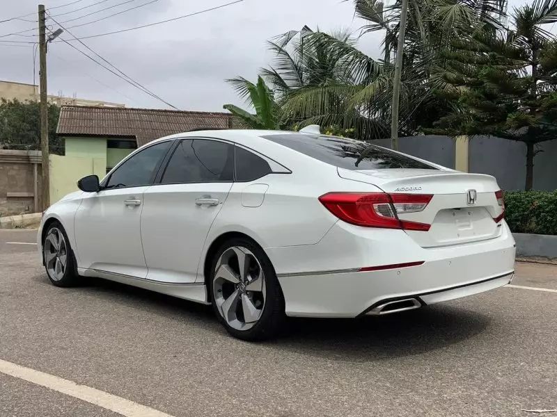 Honda Accord   - 2019