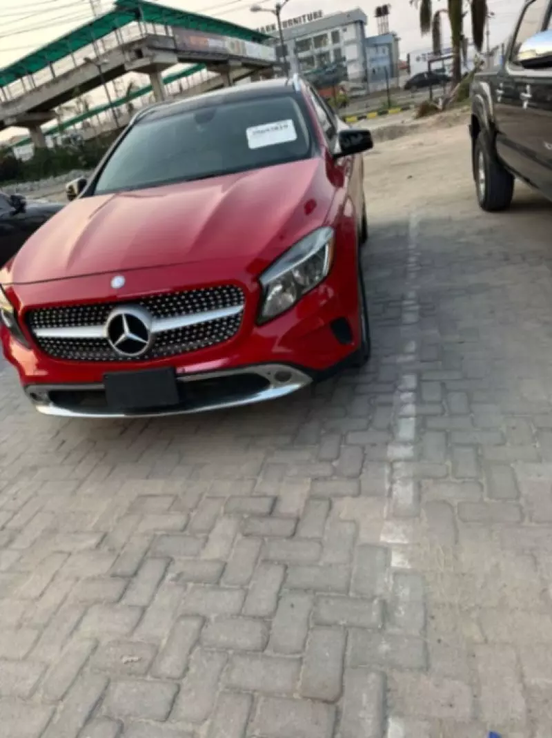 Mercedes-Benz GLA-Class   - 2015