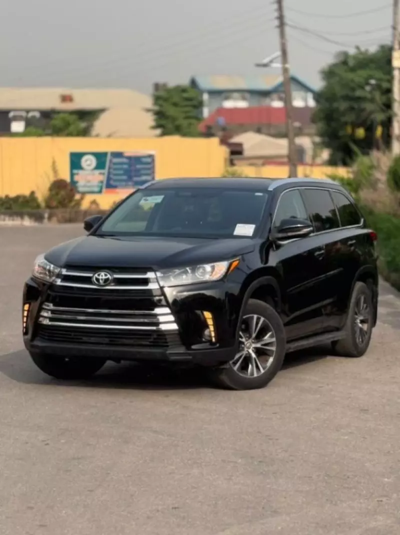 Toyota Highlander   - 2016