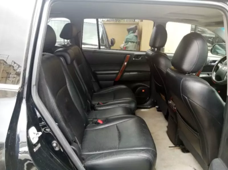 Toyota Highlander   - 2011