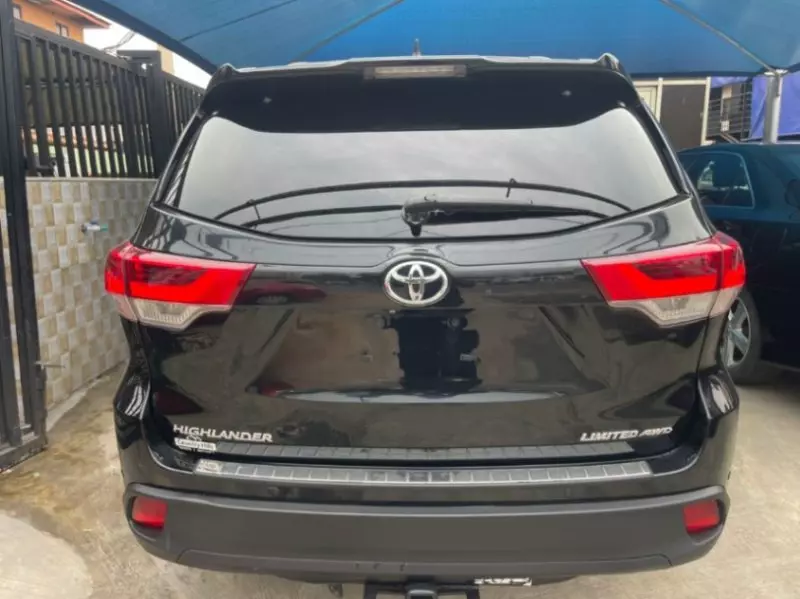 Toyota Highlander   - 2014