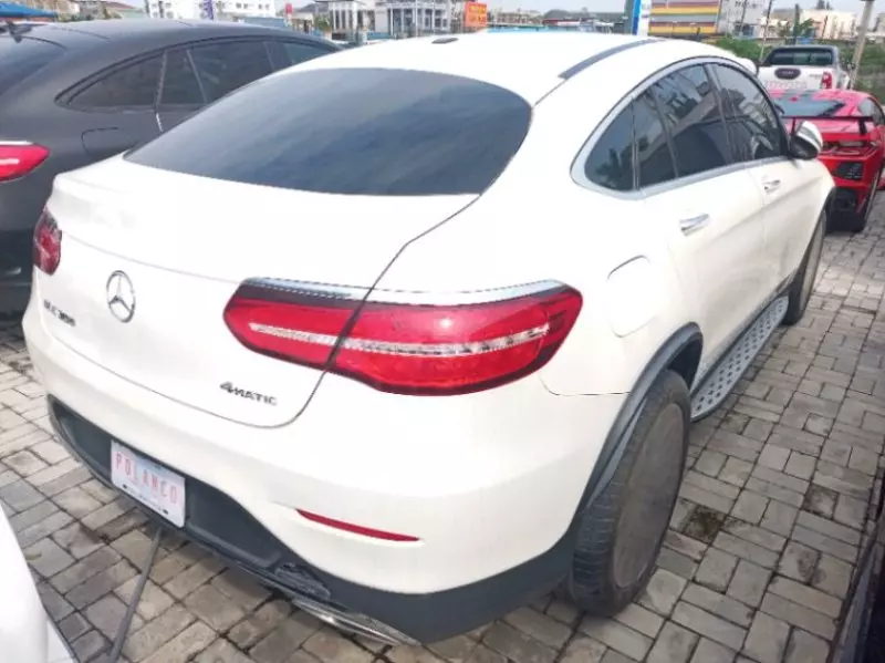 Mercedes-Benz GLC 300   - 2018