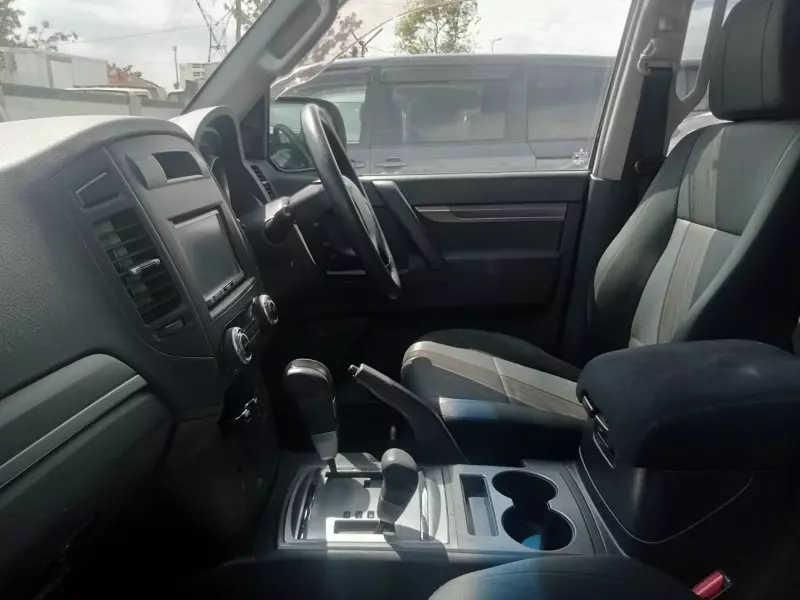 Mitsubishi Pajero   - 2010