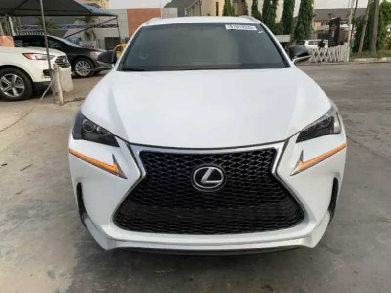 Lexus NX   - 2017