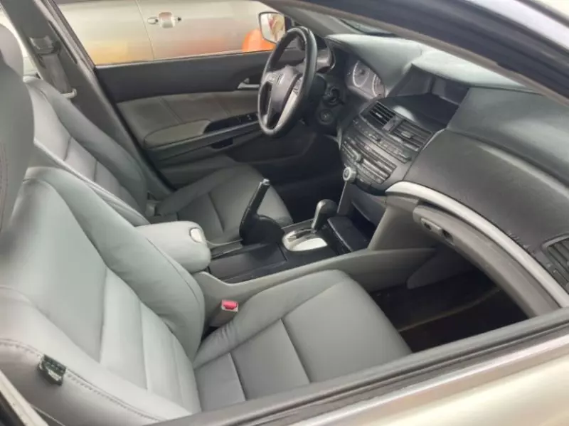 Honda Accord   - 2009