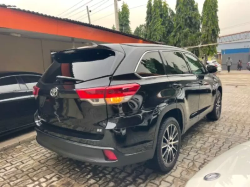 Toyota Highlander   - 2018