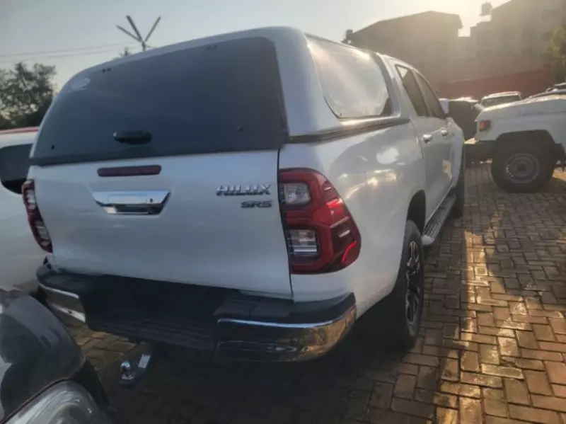 Toyota Hilux   - 2020