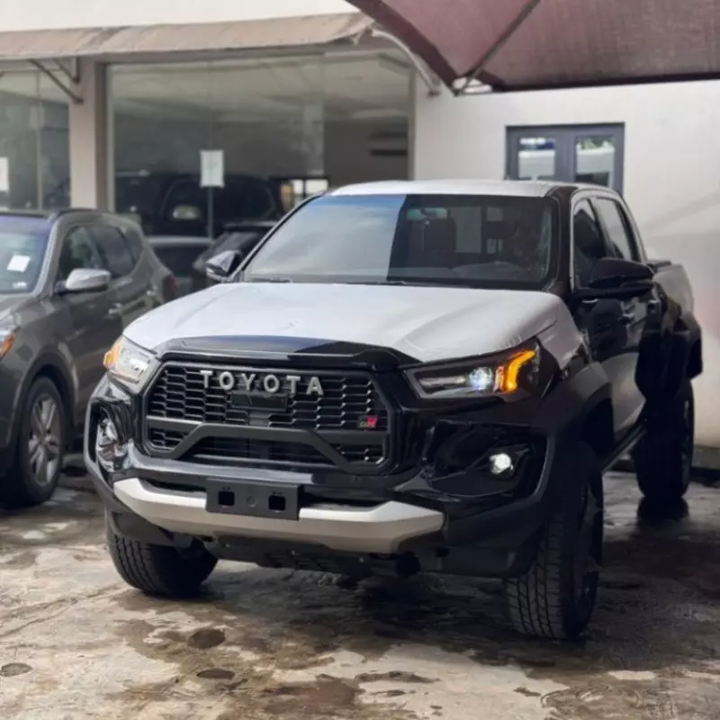 Toyota Hilux - 2025